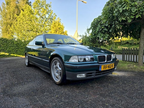 BMW 320i Coupé
