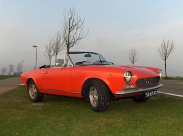 Fiat 124 Sport Spider  (1973)