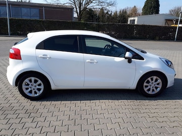 Kia Rio 1.2 CVVT Plus Pack (2011)