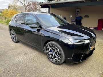 BMW iX xDrive40 (2022)