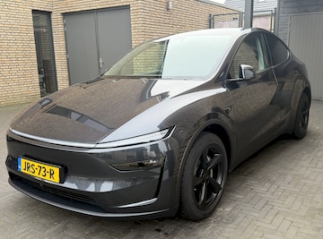 Tesla Model Y Premium AWD (2025)