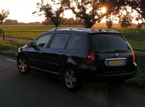Peugeot 307 SW 2.0 16V (2003)