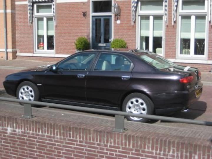 Alfa Romeo 166 3.0 V6 24V Distinctive (2002)