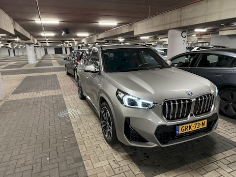 BMW iX1 xDrive30 (2023)