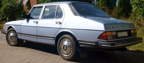 Saab 900