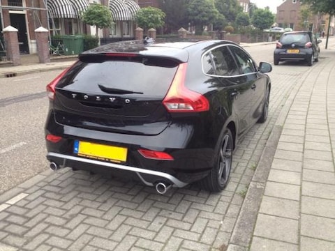 Volvo V40 D2 R-Design (2013)