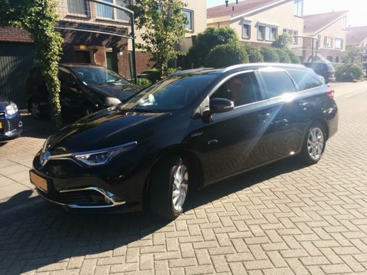 Toyota Auris Touring Sports 1.8 Hybrid Lease Pro (2015)