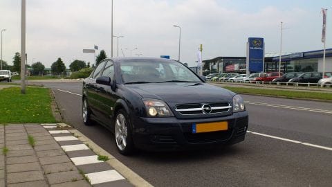 Opel Vectra 2.2-16V Elegance (2003)