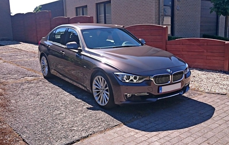BMW 328i High Executive (2014)