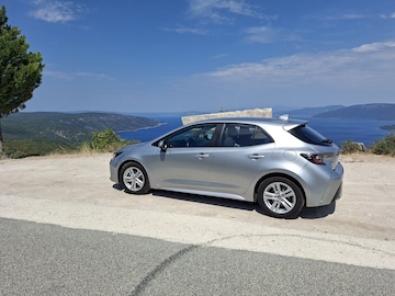 Toyota Corolla 1.8 Hybrid Business (2022)