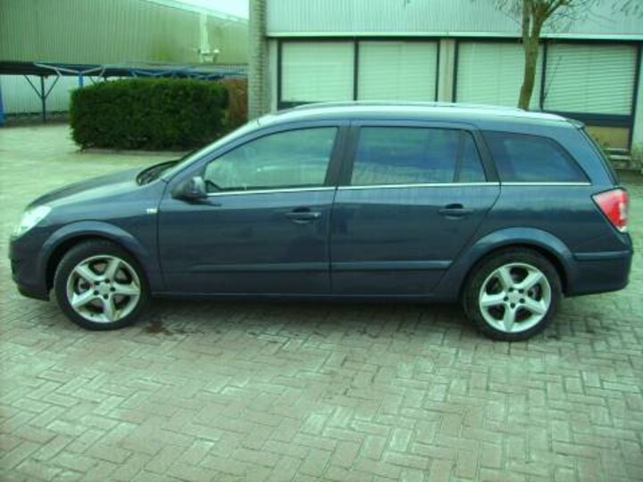 Opel Astra Stationwagon 1.9 CDTi 120pk Cosmo (2007)