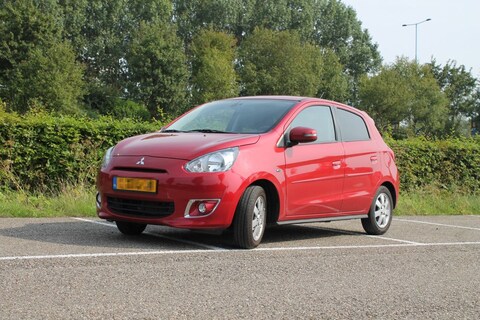 Mitsubishi Space Star 1.2 Intense (2015)