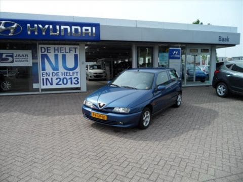 Alfa Romeo 145 1.6 Twin Spark 16V L (1997)