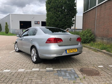 Volkswagen Passat 1.4 TSI BMT Executive Line High (2012)