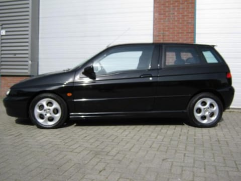 Alfa Romeo 145 1.6 Twin Spark 16V L (1999)