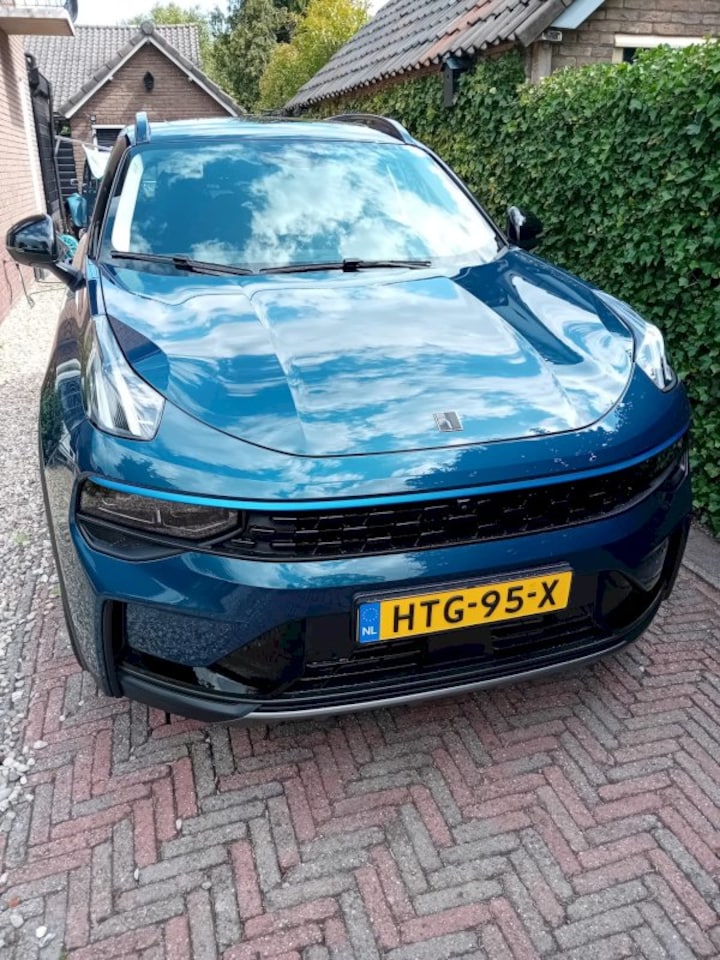 Lynk & Co 01 (2023)
