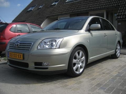 Toyota Avensis 2.0 16v VVT-i D4 Executive (2004)