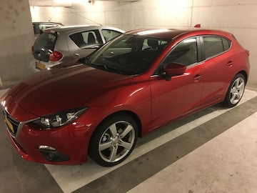 Mazda 3 SkyActiv-G 2.0 120 TS+ (2015)