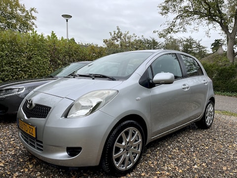 Toyota Yaris 1.3 16v VVT-i Linea Sol