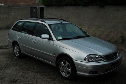 Toyota Avensis Wagon 2.0 D4-D Linea Sol (2002)