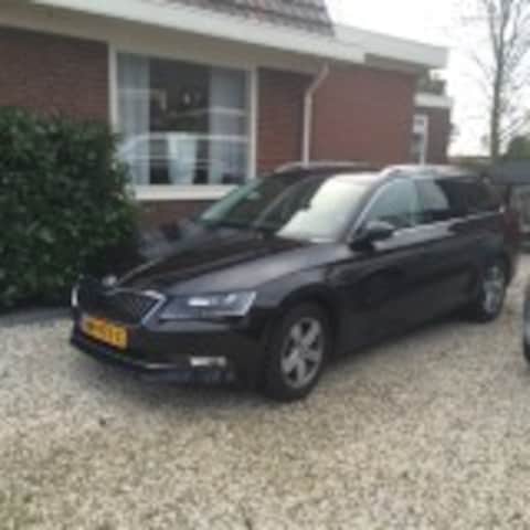 Skoda Superb Combi 1.6 TDI Greentech Ambition Businessli (2015)