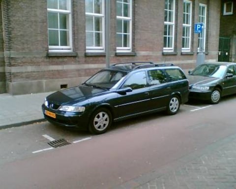 Opel Vectra Stationwagon 2.2 DTi-16V Business Edition (2001)