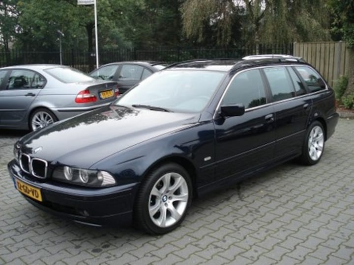 BMW 525i touring Executive (2000)