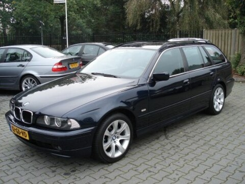 BMW 525i touring Executive (2000)