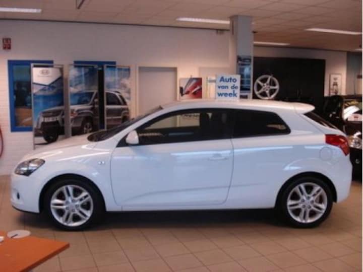 Kia Pro_Ceed 1.4 CVVT ISG X-tra (2010)