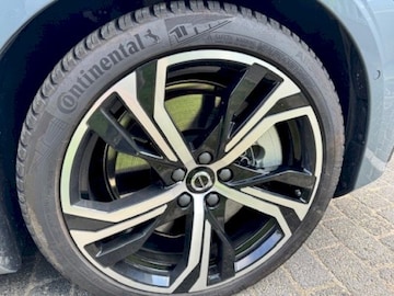 Volvo V60 T6 Plug-in Hybrid AWD Plus (2024)