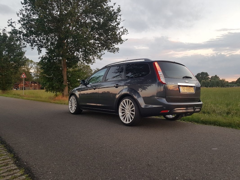 Ford Focus Wagon 2.0 16V Titanium (2009)
