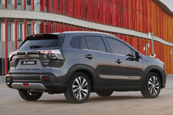 Suzuki S-Cross Full-Hybrid