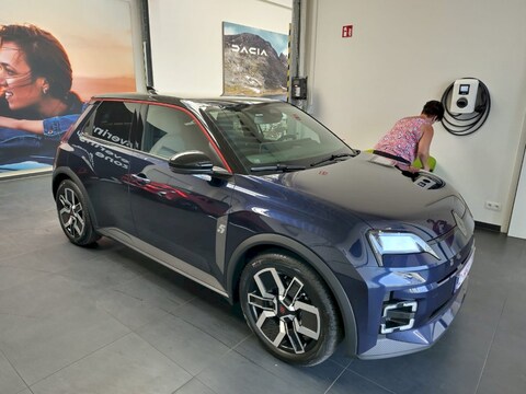 Renault 5 E-TECH comfort range techno