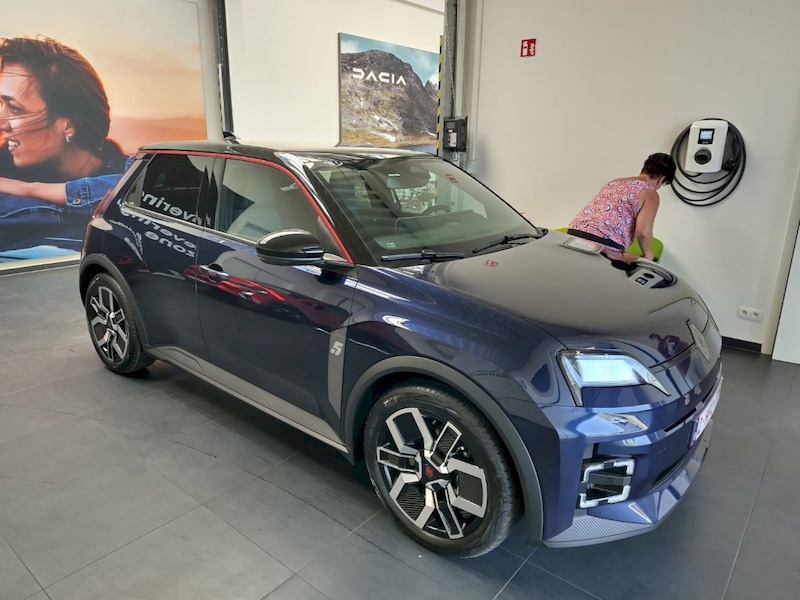 Renault 5 E-TECH comfort range techno (2025)