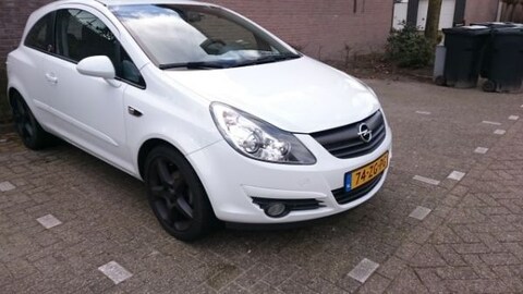 Opel Corsa 1.4-16V Sport