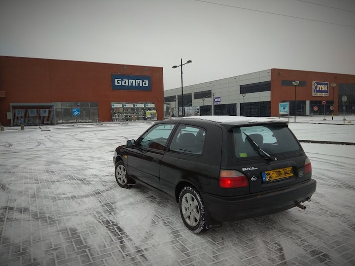 Nissan Sunny 1.4 LX (1994)