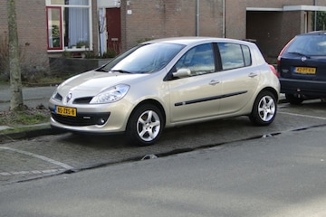 Renault Clio 1.4 16V Privilège (2006)