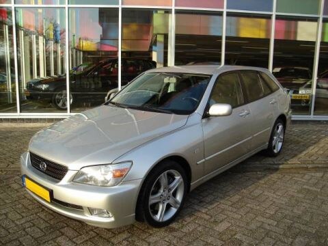 Lexus IS 200 SportCross Business (2003)