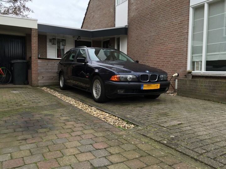 BMW 523i touring Executive (1998)