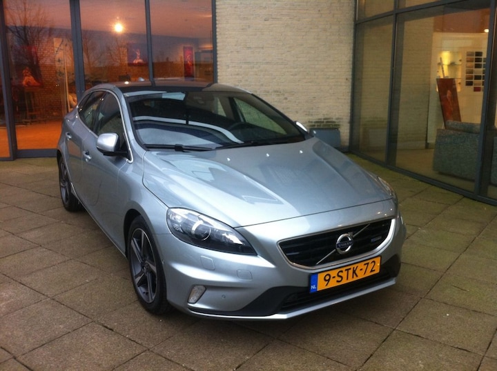 Volvo V40 D2 R-Design (2013)