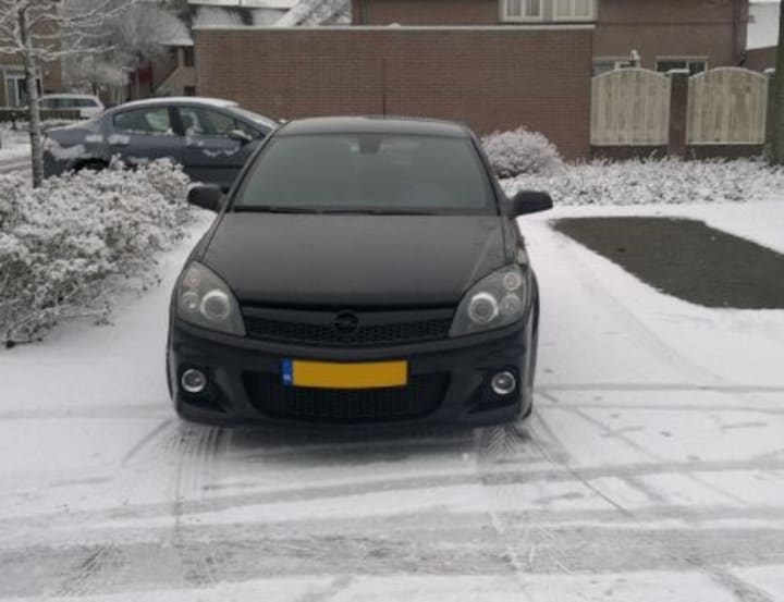 Opel Astra GTC OPC