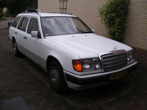 Mercedes-Benz E 300 4Matic Combi (1993)
