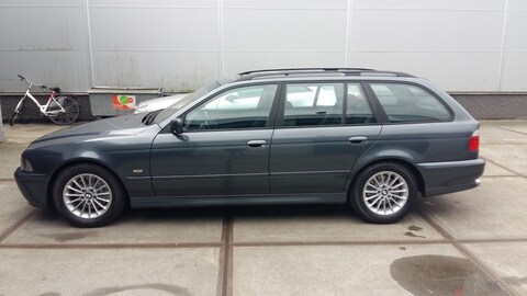 BMW 530i touring Executive (2000)