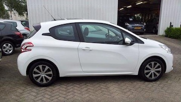 Peugeot 208 Active 1.4 e-HDi (2012)
