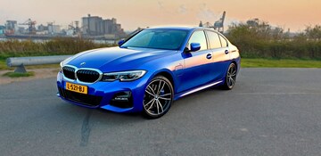 BMW 330e (2020)
