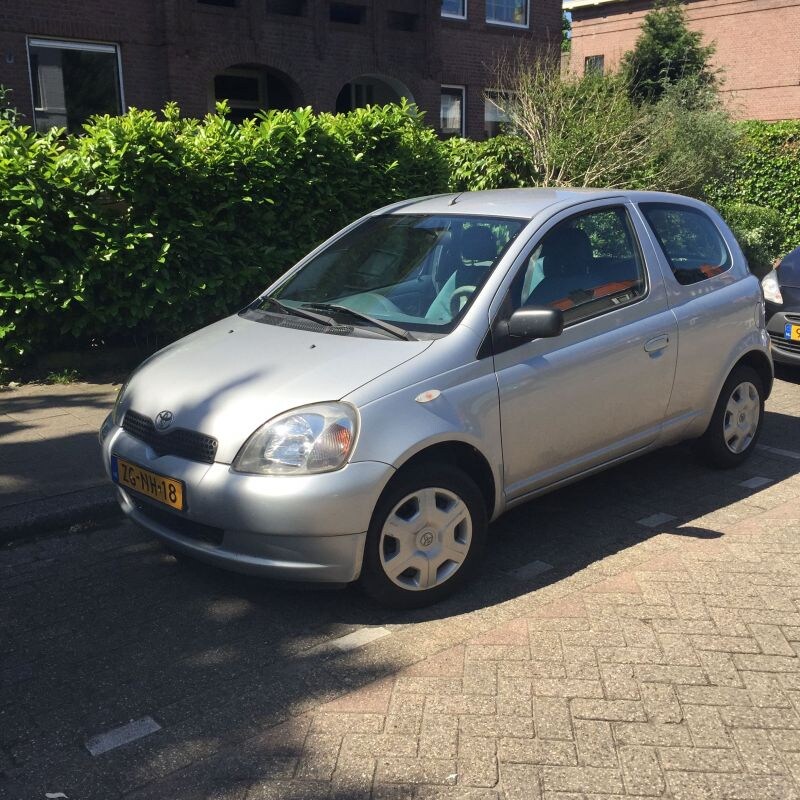 Toyota Yaris 1.0 16v VVT-i (1999)