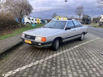 Audi 100 CD 2.3 E (1986)