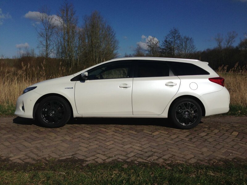 Toyota Auris Touring Sports 1.8 Hybrid Lease Pro (2013)