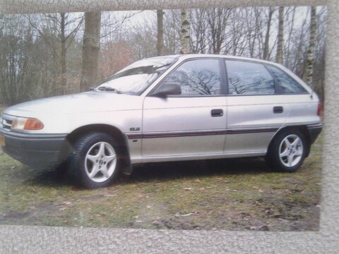Opel Astra 1.6i GLS