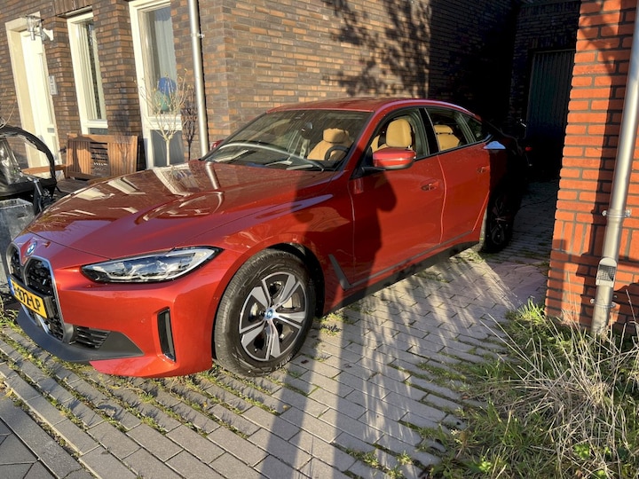 BMW i4 eDrive40 (2022)
